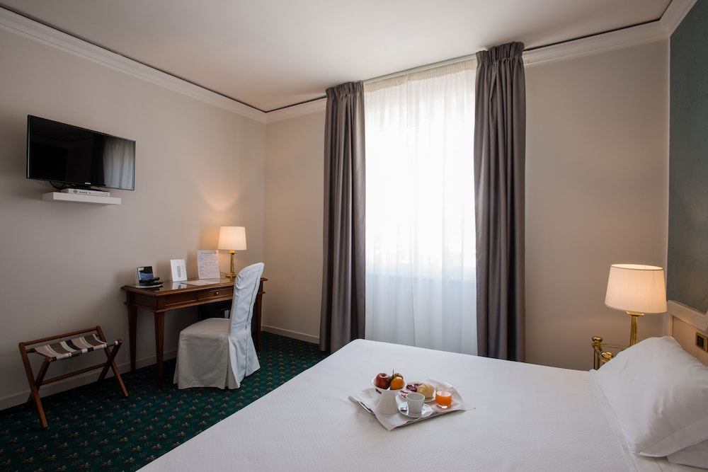 Deluxe Double Room photo 3