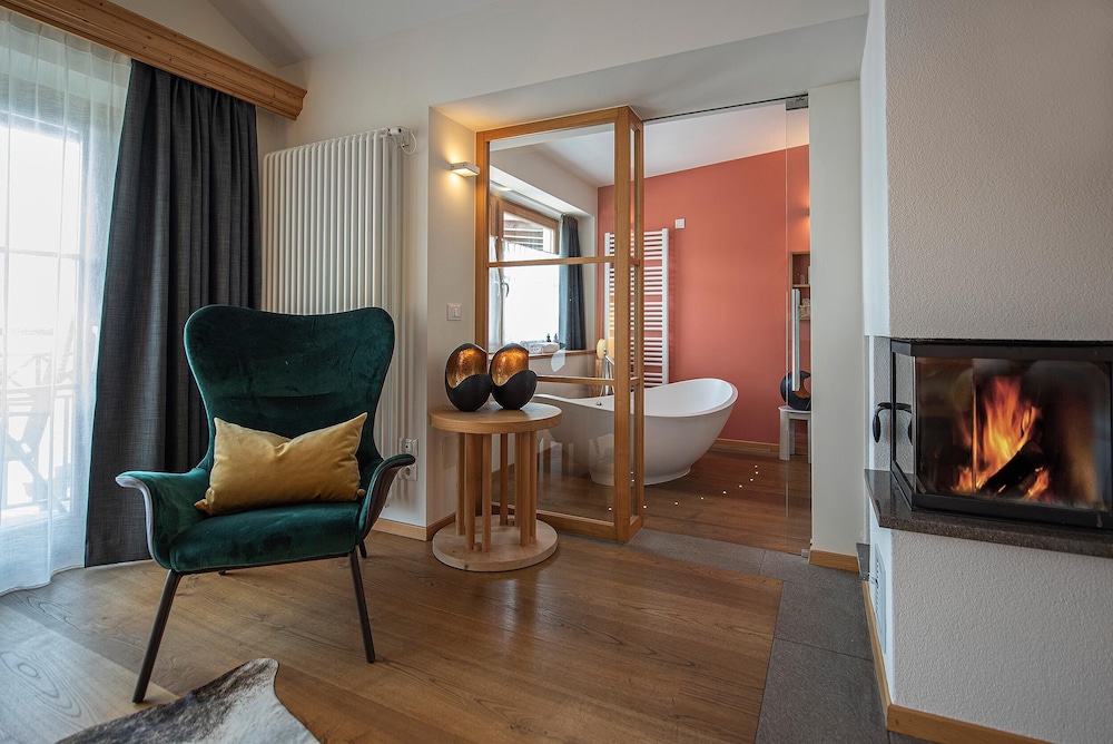 Panoramic Suite, Multiple Beds, Non Smoking, Mountainside photo 2