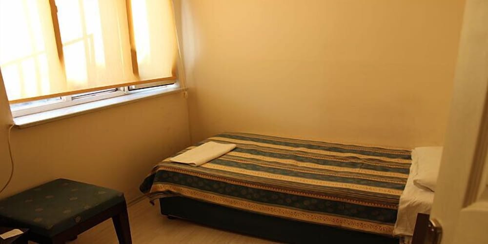 Single Room, Shared Bathroom photo 1