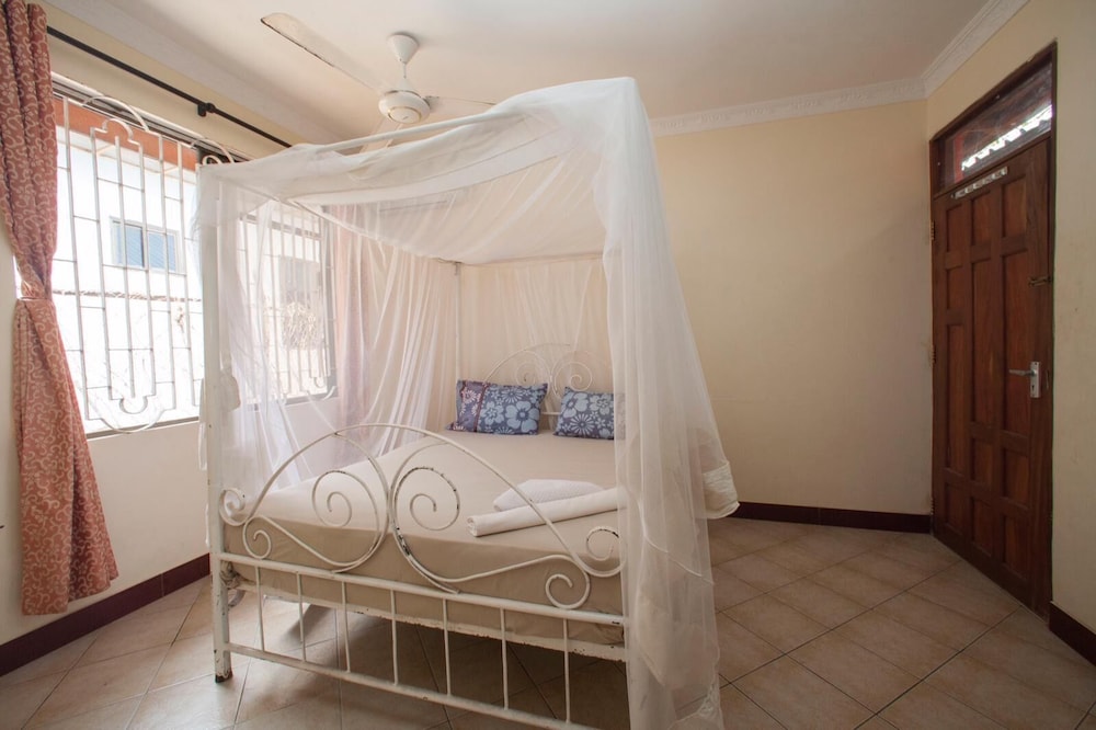 Basic Double Room photo 3