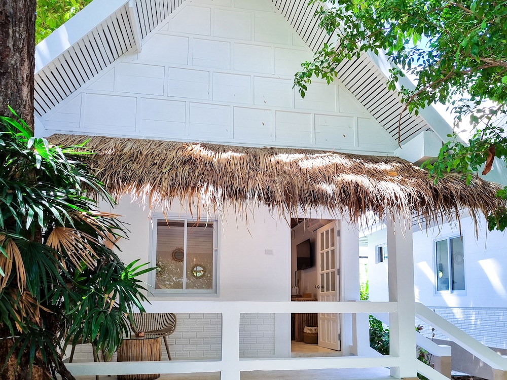 Standard Bungalow, 2 Twin Beds, Terrace, Garden View - Photo 7