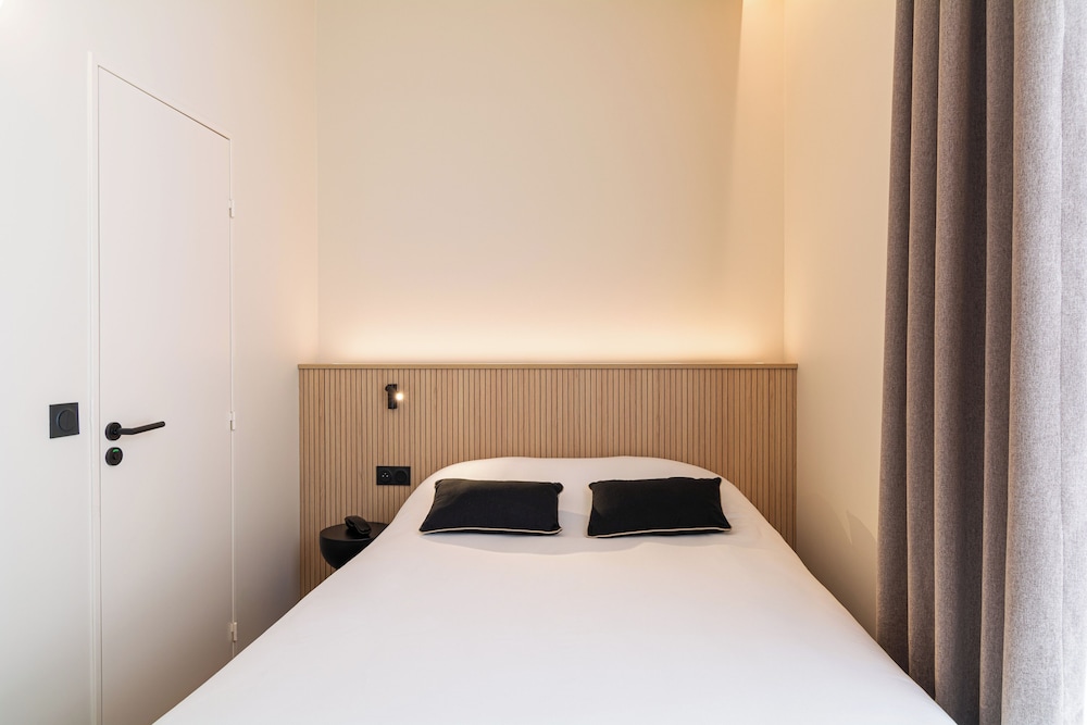 Business Room (Cosy) - Photo 2