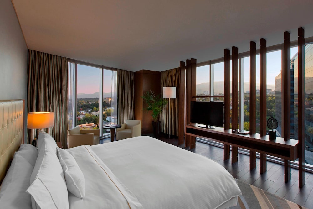 Presidential Suite, 1 Double Bed, Valley View photo 2