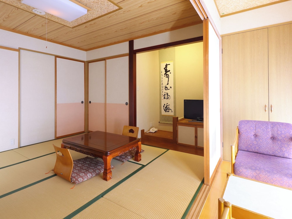 Japanese-style 8tatami mats room, Non Smoking - Photo 4