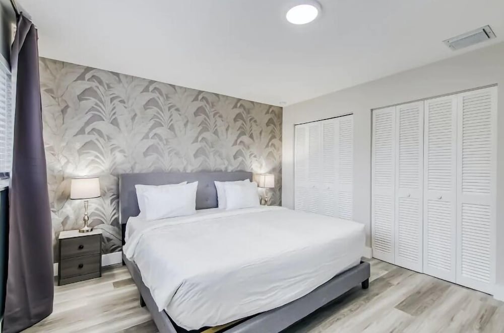 Elite Condo photo 1