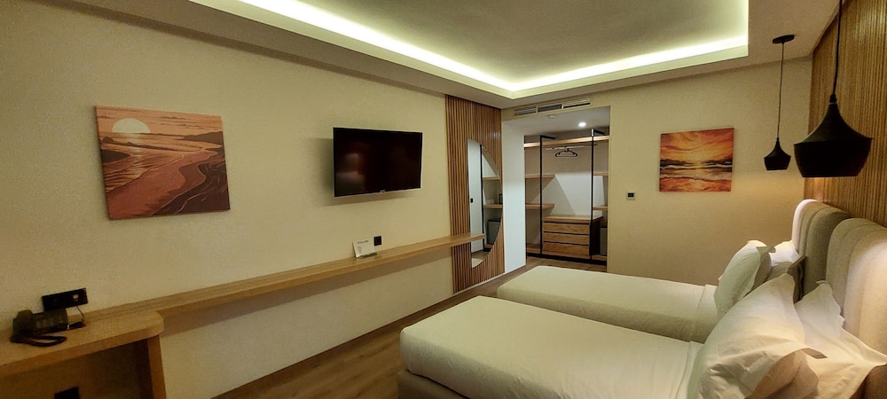 Standard Twin Room - Photo 7