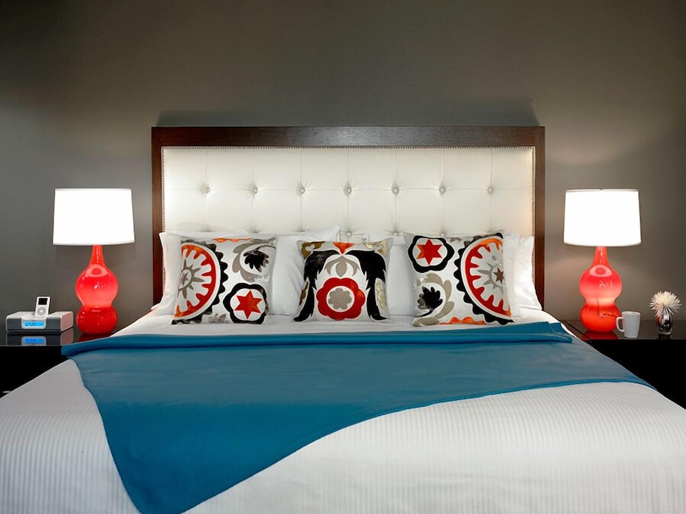 Room, 1 King Bed, Accessible - Photo 3