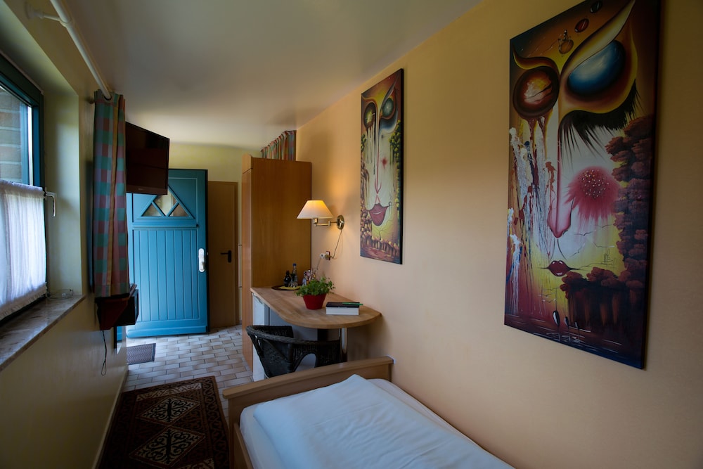 Single Room (room number 7) photo 2