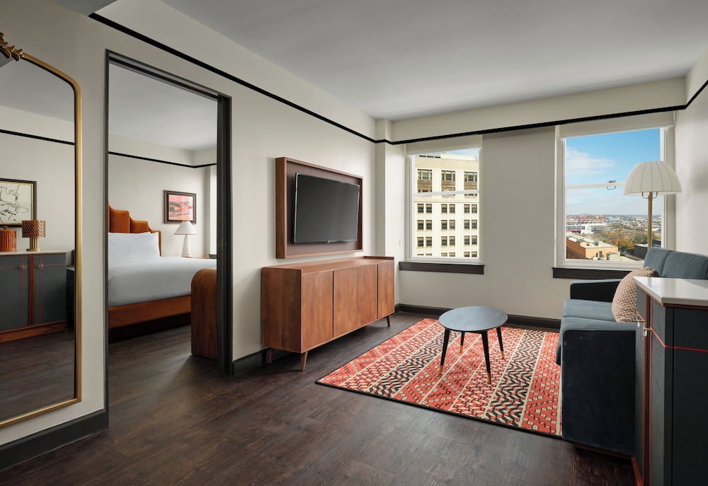Suite, 1 King Bed with Sofa bed