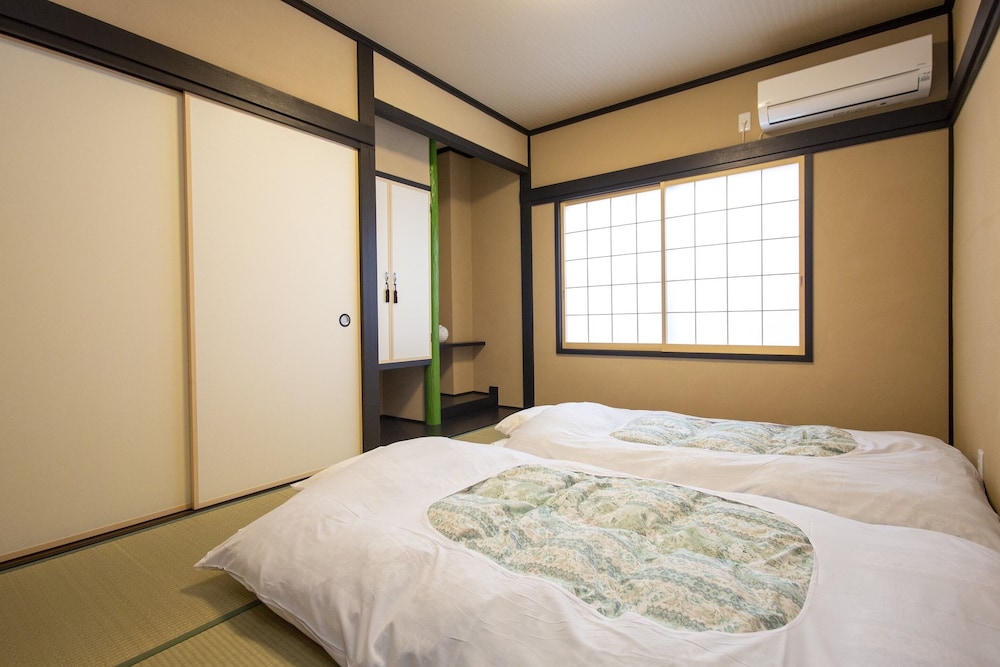 Twin Room, Non Smoking - Photo 1