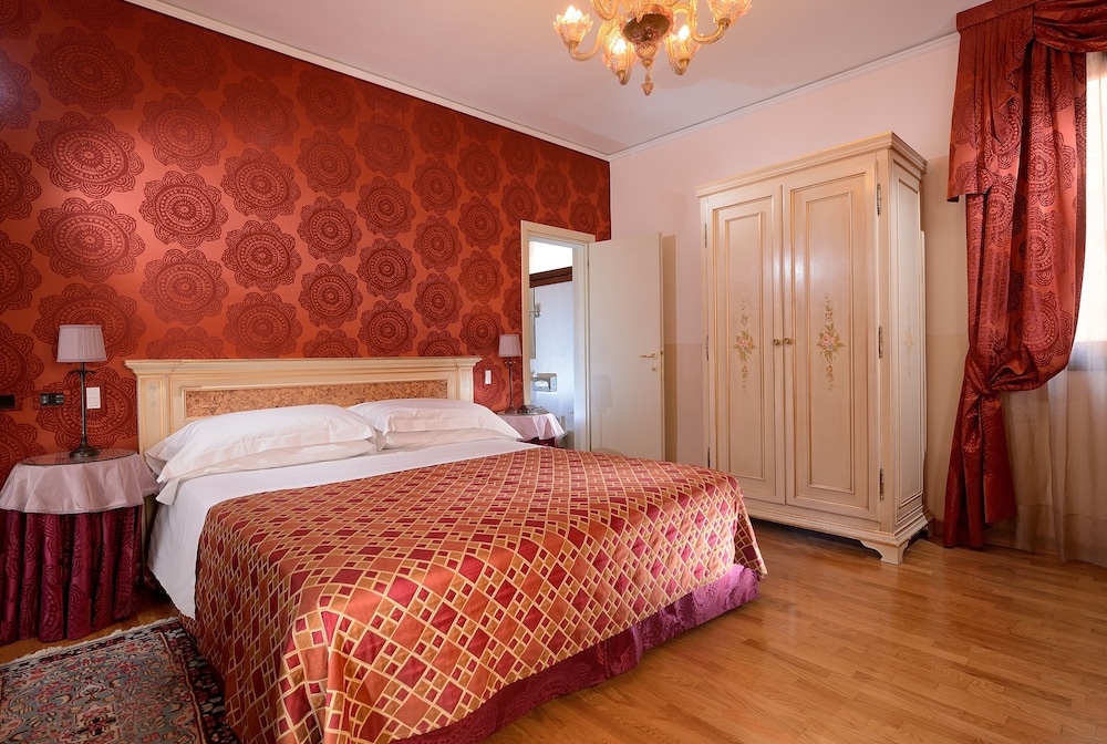 Superior Double or Twin Room - Photo 3