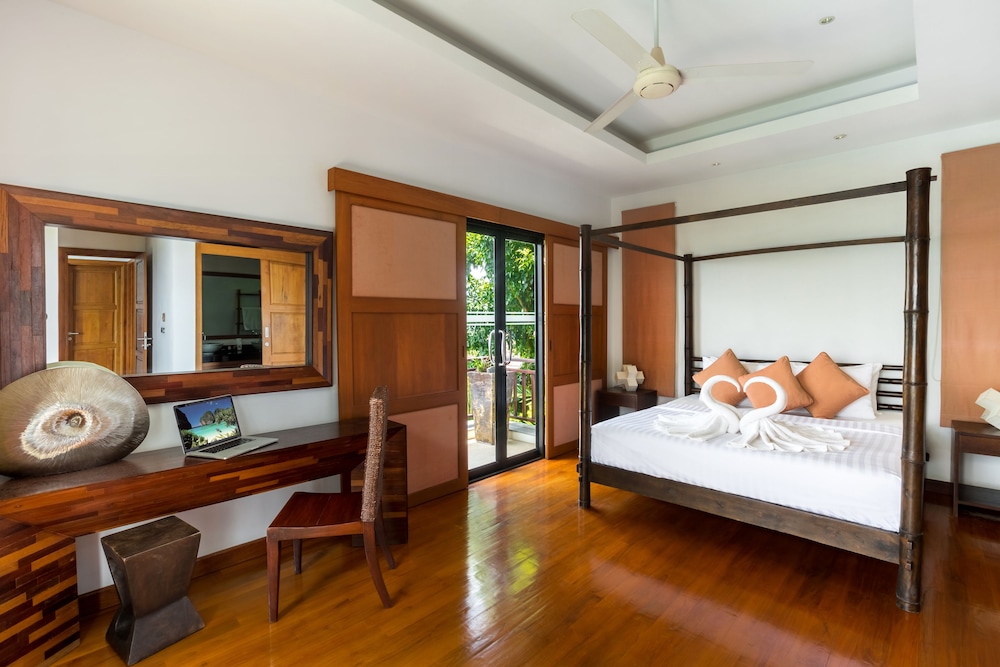 Three-Bedroom Villa with Private Pool and Thai-style Gazebo