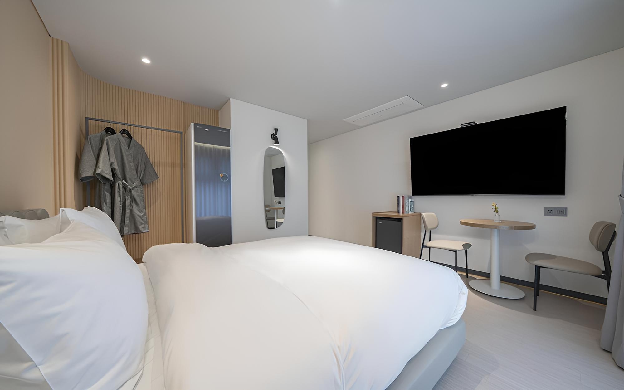 Room (Premium A (OTT Bathtub Styler)) - Photo 17