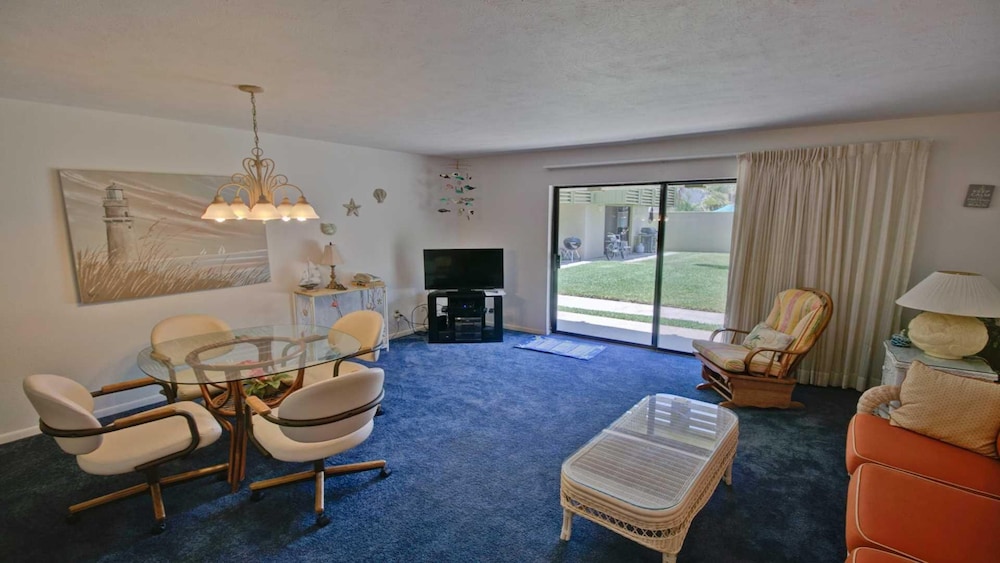 Condo, 2 Bedrooms