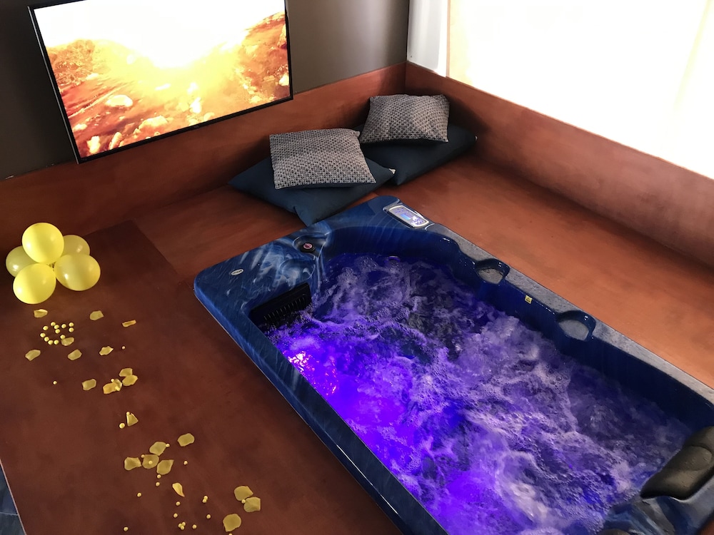 Luxury Apartment, 1 Bedroom, Sauna photo 2