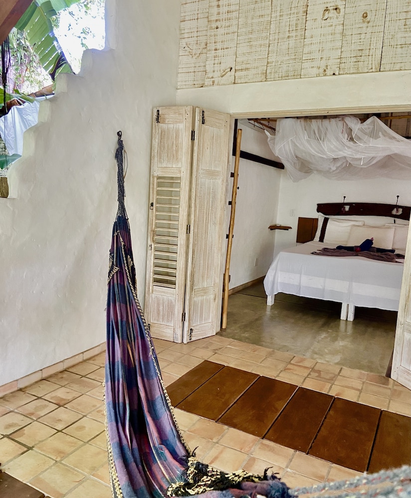 Deluxe Suite, 1 Queen Bed, Allergy Friendly, Garden View photo 2