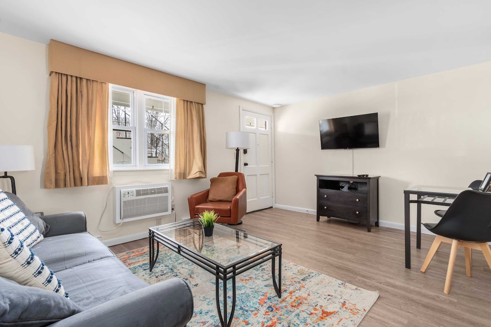 Double Double Suite - Photo 6