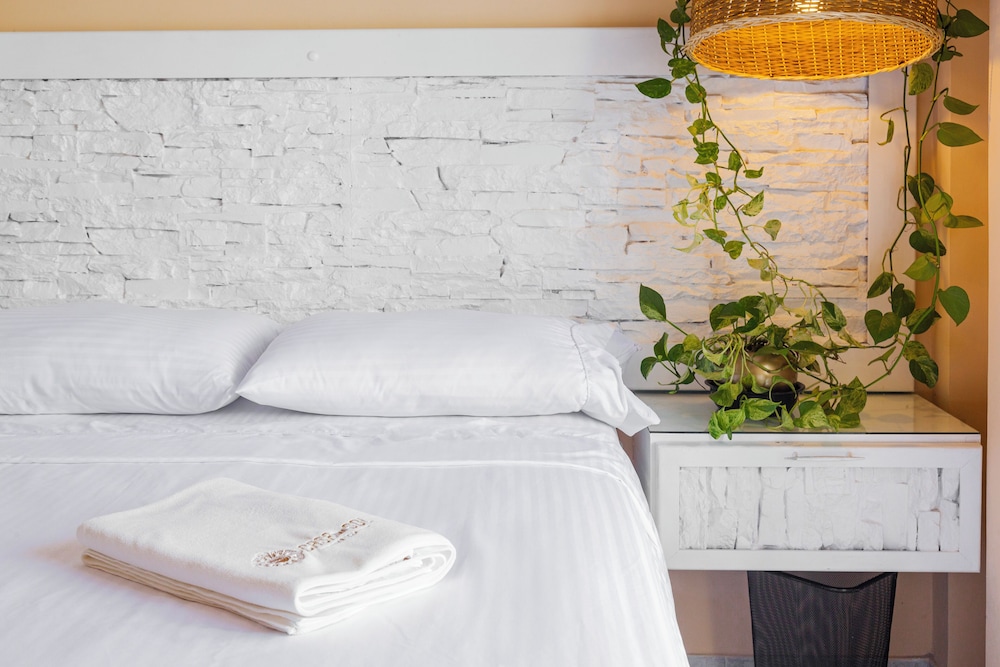 Basic Double Room, Balcony, City View photo 2