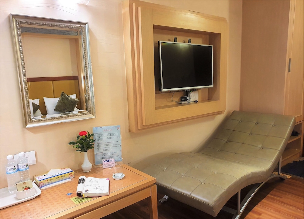 Green Travel Room - Spring Suite