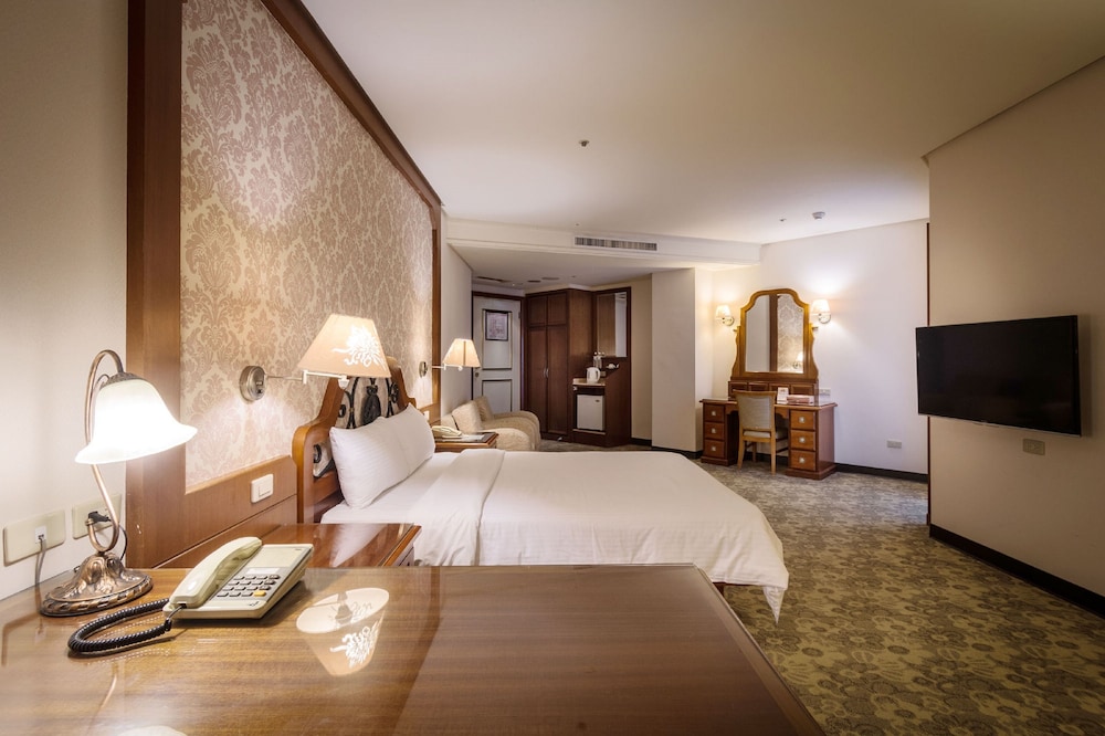 Deluxe Double Room, Bathtub photo 3