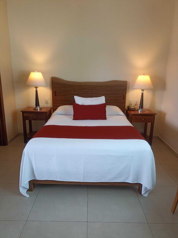 Junior Suite, 1 Queen Bed photo 1