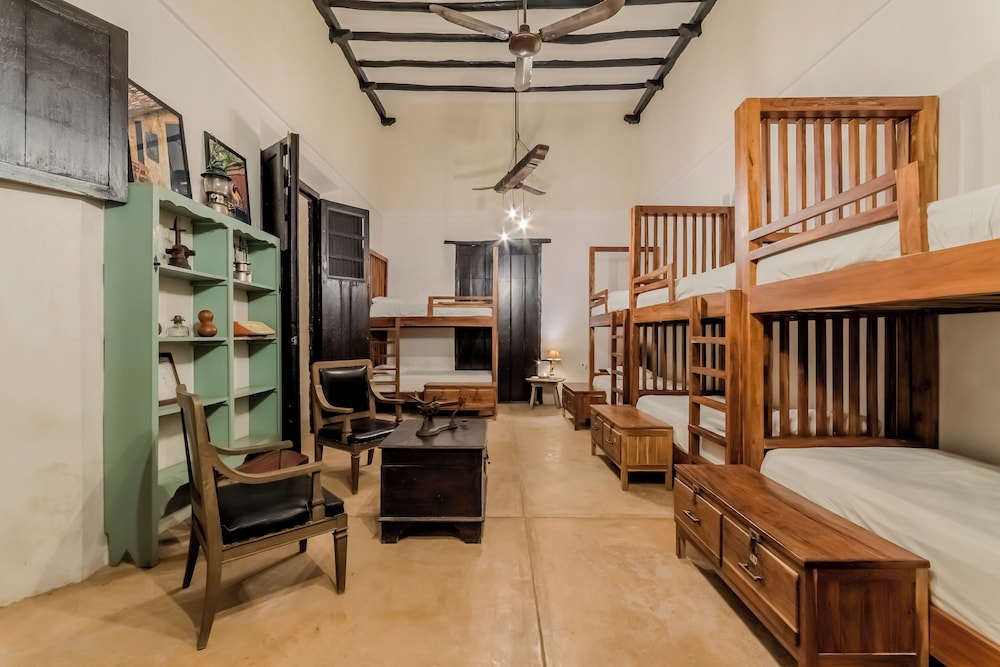Comfort Room, Multiple Beds, Ground Floor photo 3