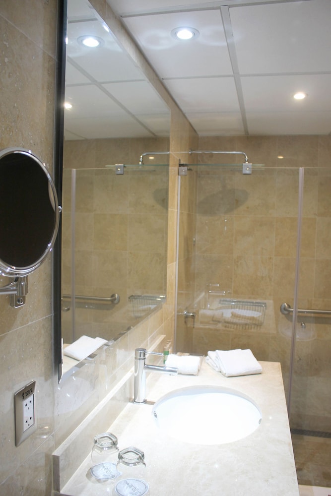 Superior Room, 2 Queen Beds photo 3