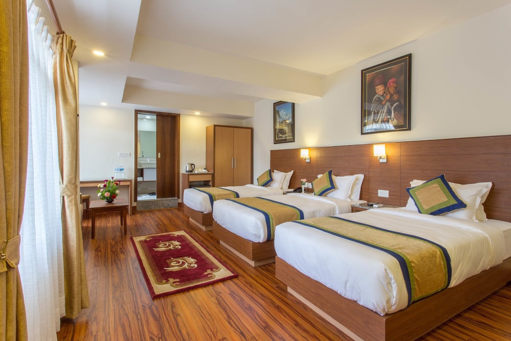 Deluxe Triple Room, 3 Twin Beds, Private Bathroom, Garden View