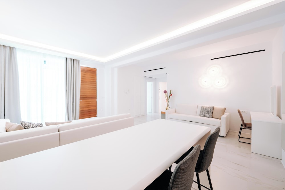 Confy 1 Bedroom Apartment with plunge pool Land View
