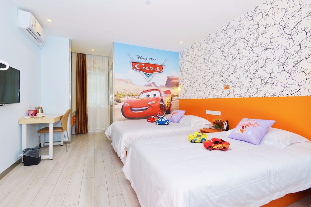 Deluxe Family Room