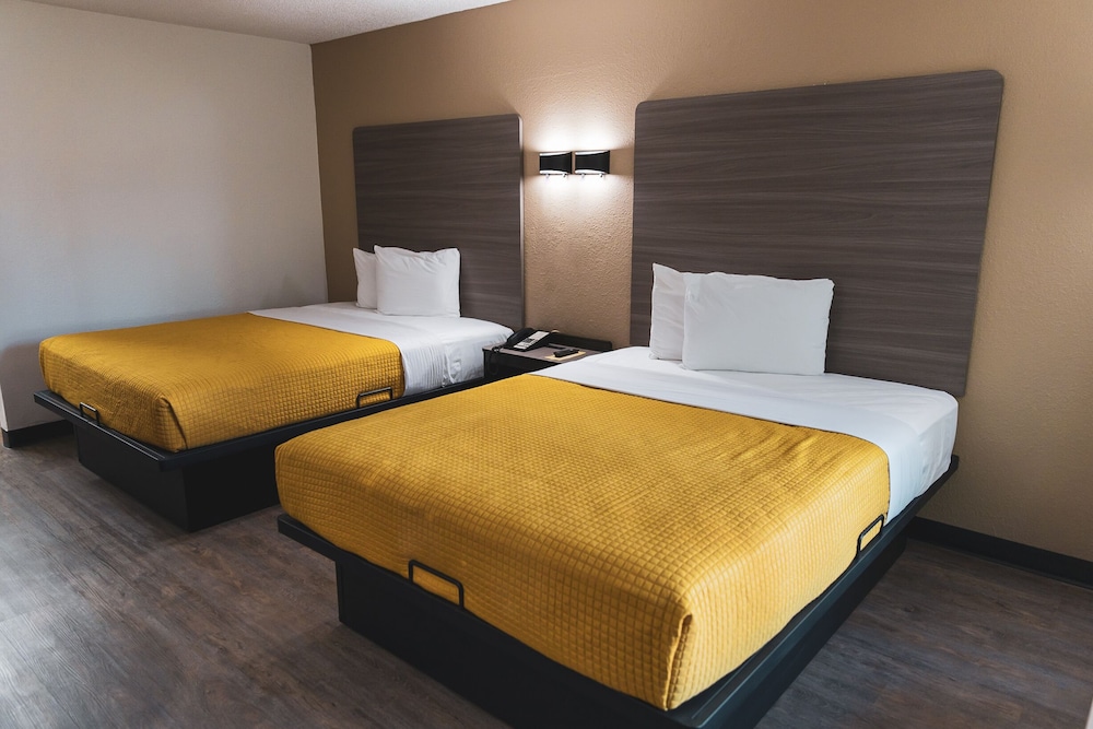 Standard Room, 2 Queen Beds, Non Smoking photo 1