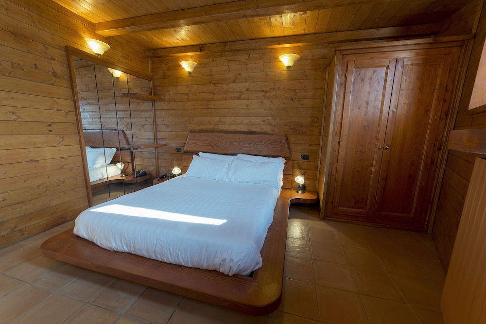 Deluxe Double Room (Cedro - SPA included)