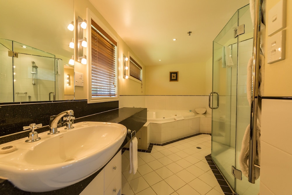 Executive Suite with Spa - Photo 2