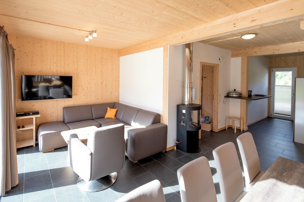 Chalet # 63b  mit 4 Schlafzimmern, Sauna & Whirlpool