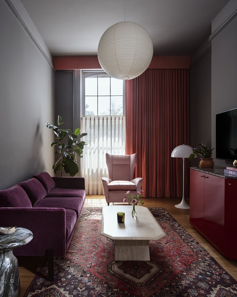 Suite (Mary) photo 3