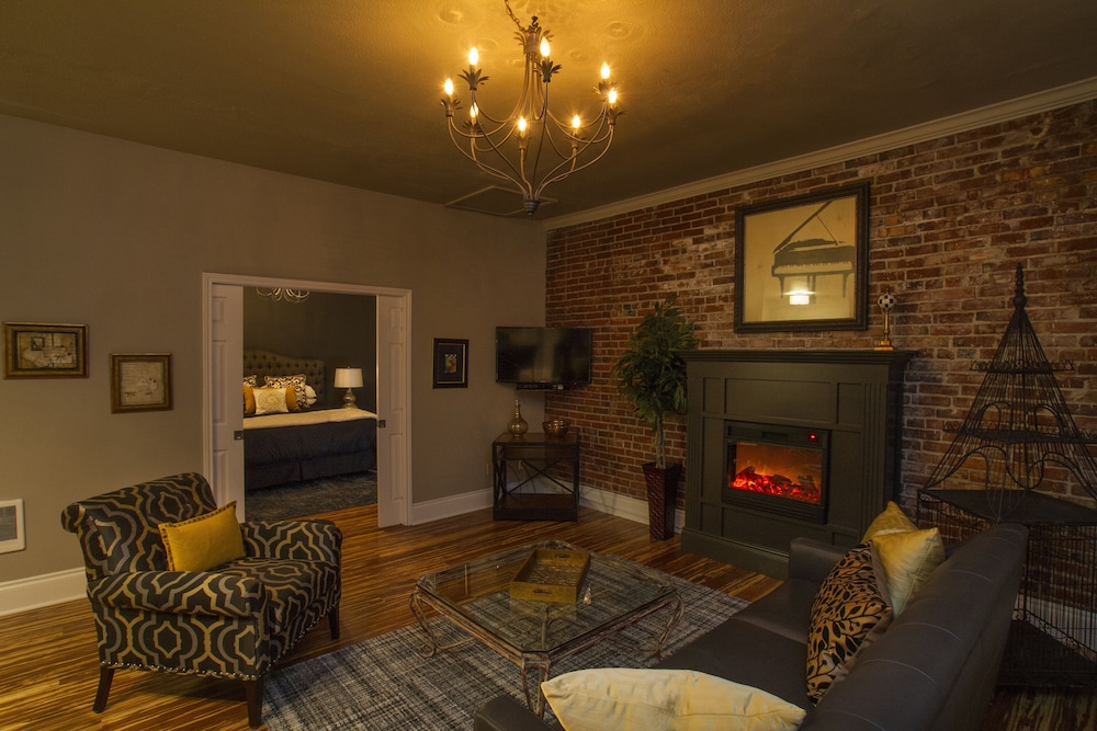 Elite Apartment, 1 King Bed, Non Smoking, Fireplace (11TH) photo 3