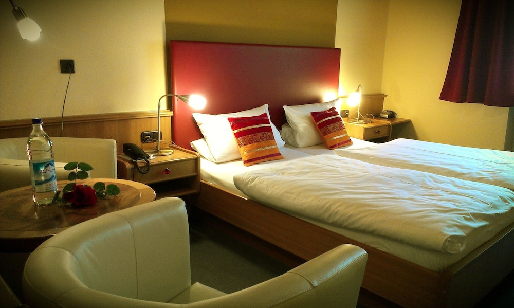 Basic Double Room photo 3