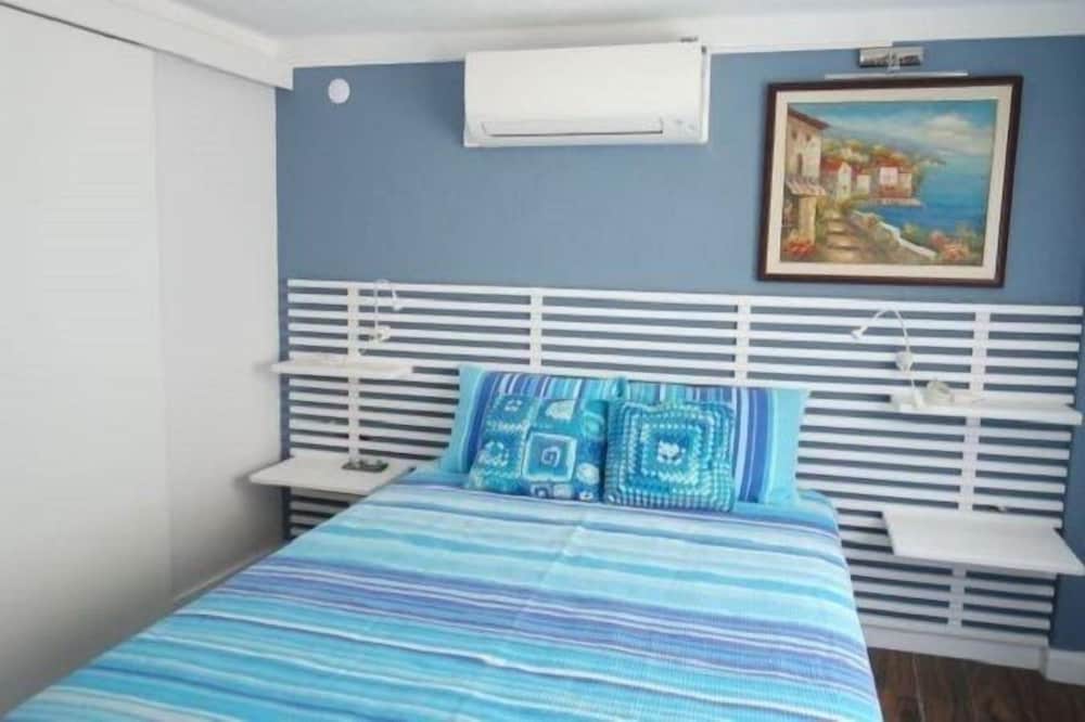 Double Room, Private Bathroom, City View photo 1