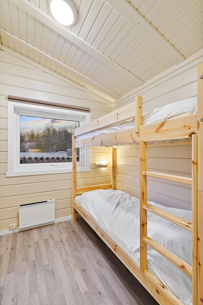 Traditional Cabin, Garden View