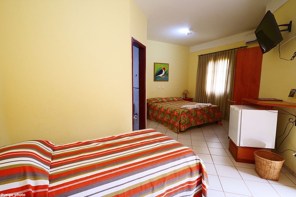 Deluxe Room, Multiple Bedrooms - Photo 9