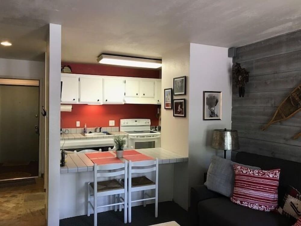 Studio Near Center of Town photo 3