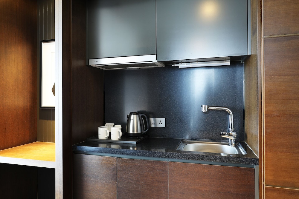 Premier Suite Room (Complimentary Pool Access for 2) - Photo 2
