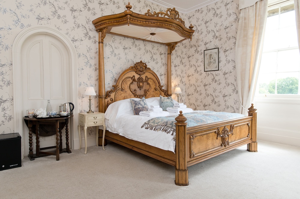 Hay Bluff Bedroom photo 1