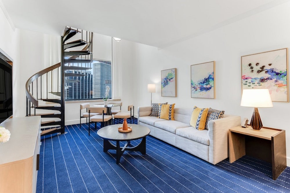 Loft, 1 King Bed (Suite)