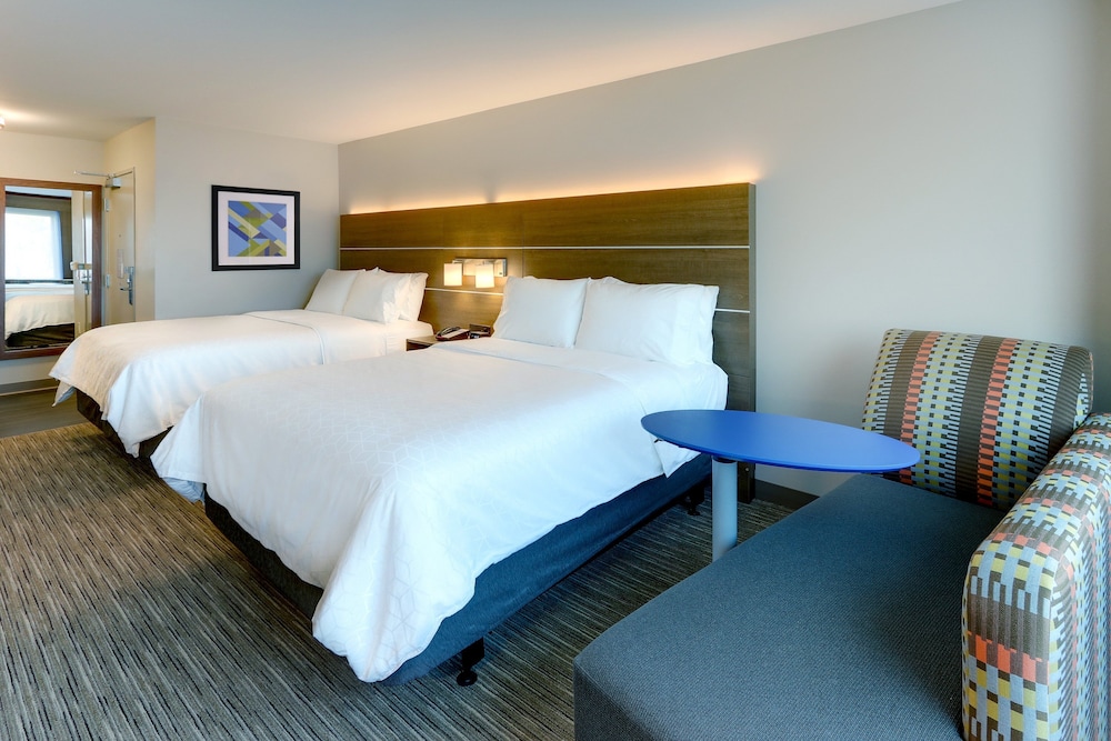 Standard Room, 2 Queen Beds, Accessible, Non Smoking (Communications) - Photo 2