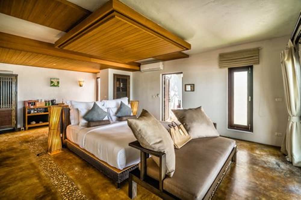 Beachfront Pool Suite - Photo 2