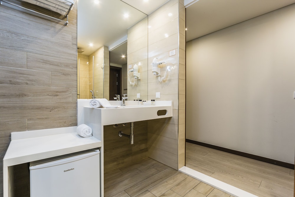Standard Double or Twin Room photo 3