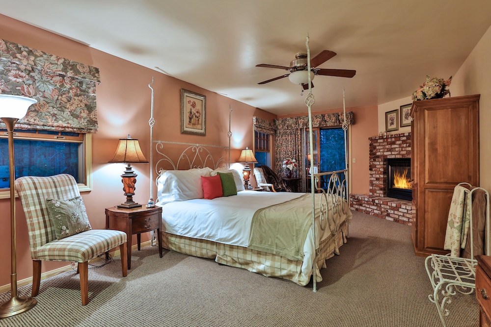 Bellflower Room photo 1