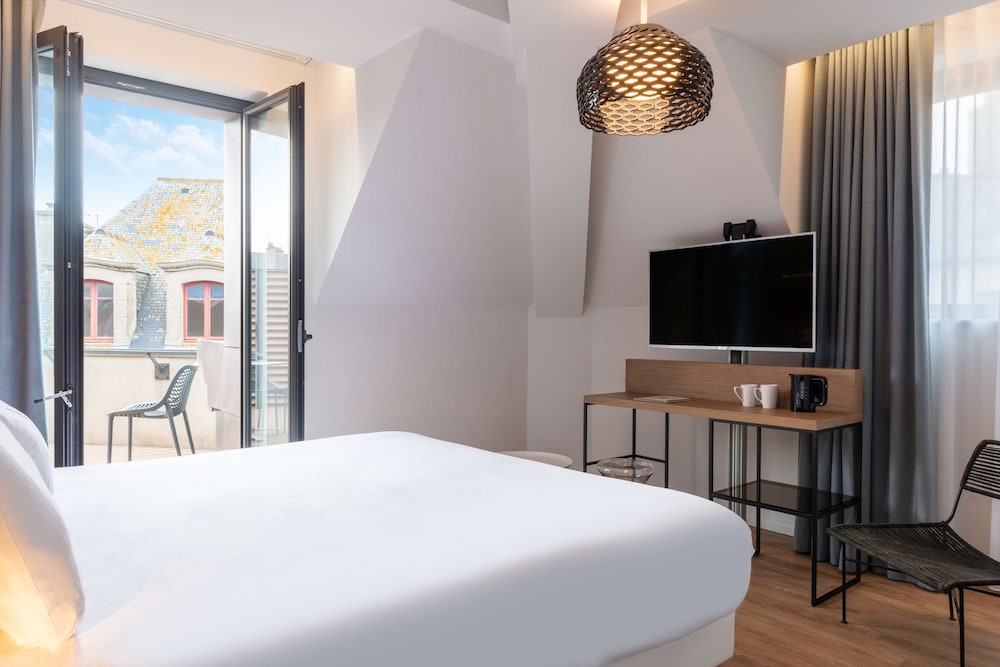 Suite, Multiple Beds, Terrace