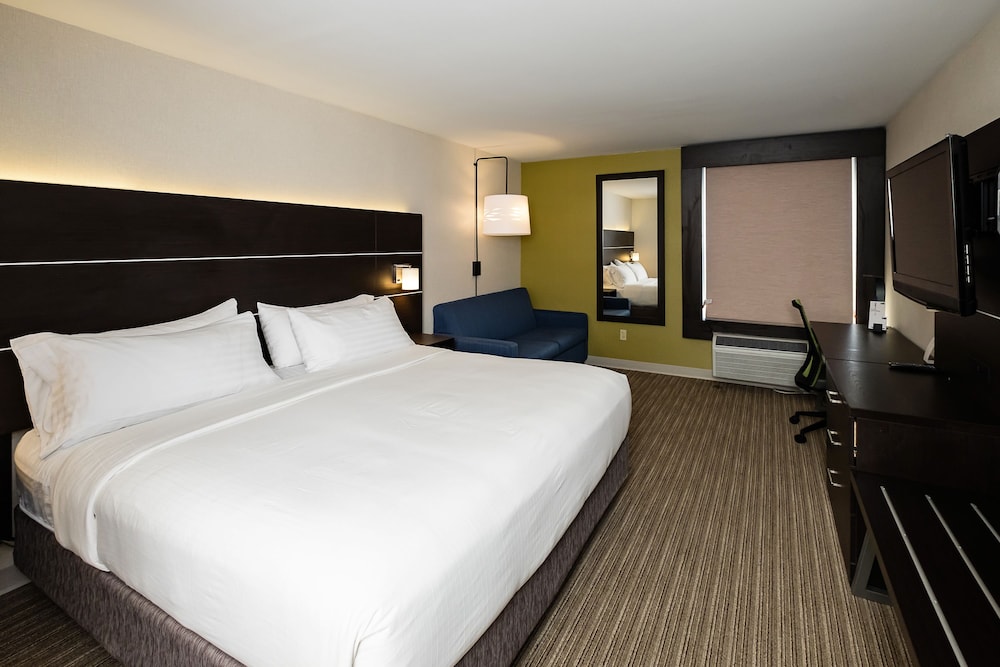 Standard Room, 1 King Bed, Accessible, Non Smoking (Communications) - Photo 1